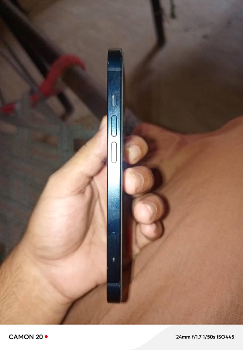 Apple iPhone 13 3