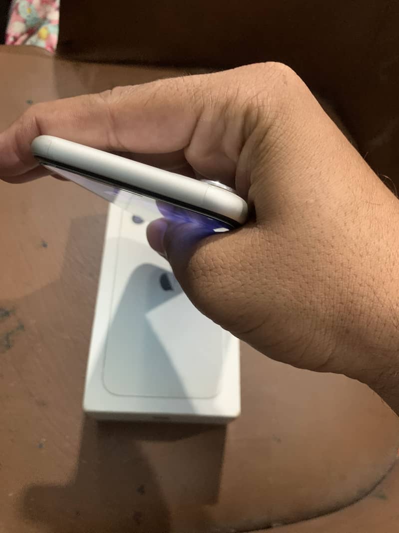 Apple iPhone 11 5