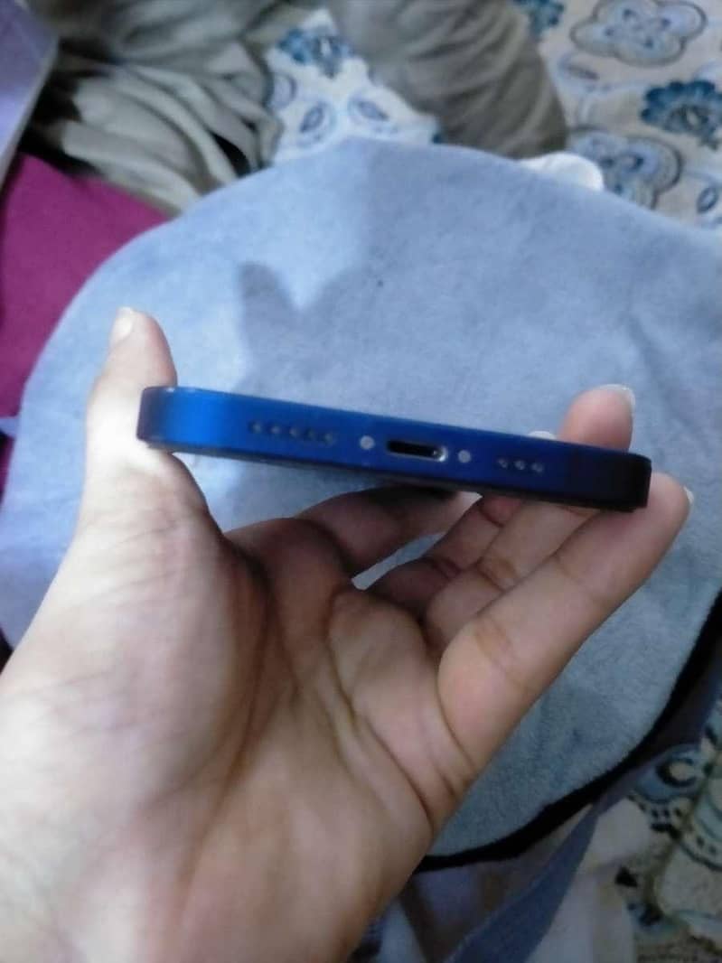 Apple iPhone 12 7
