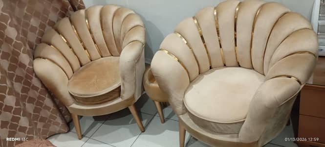 sofa chairs with coffee table