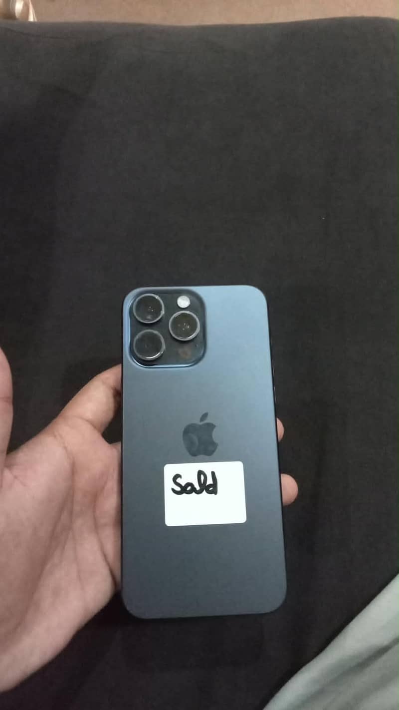 Apple iPhone 15 Pro Max 2