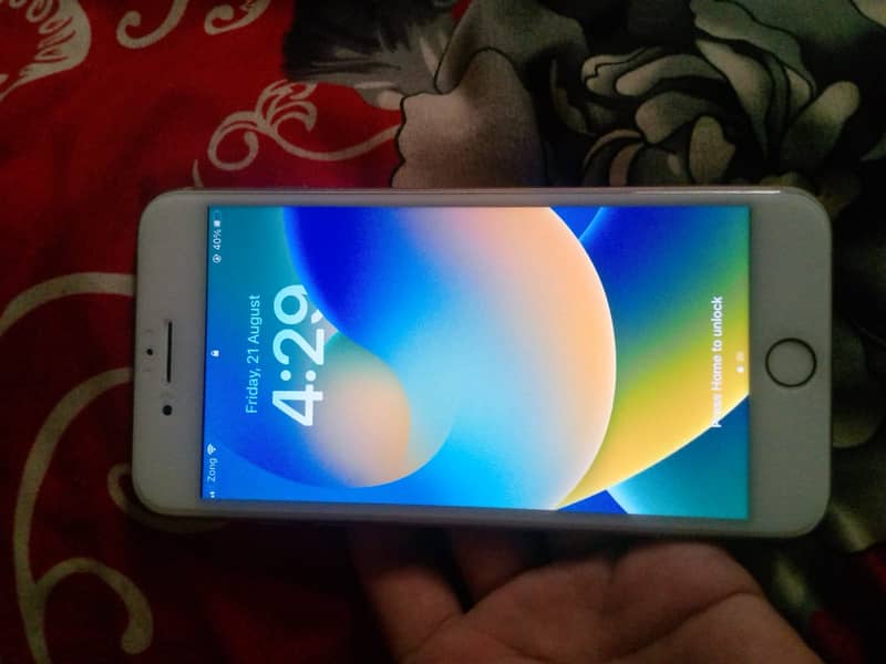 Apple iPhone 8 Plus 1