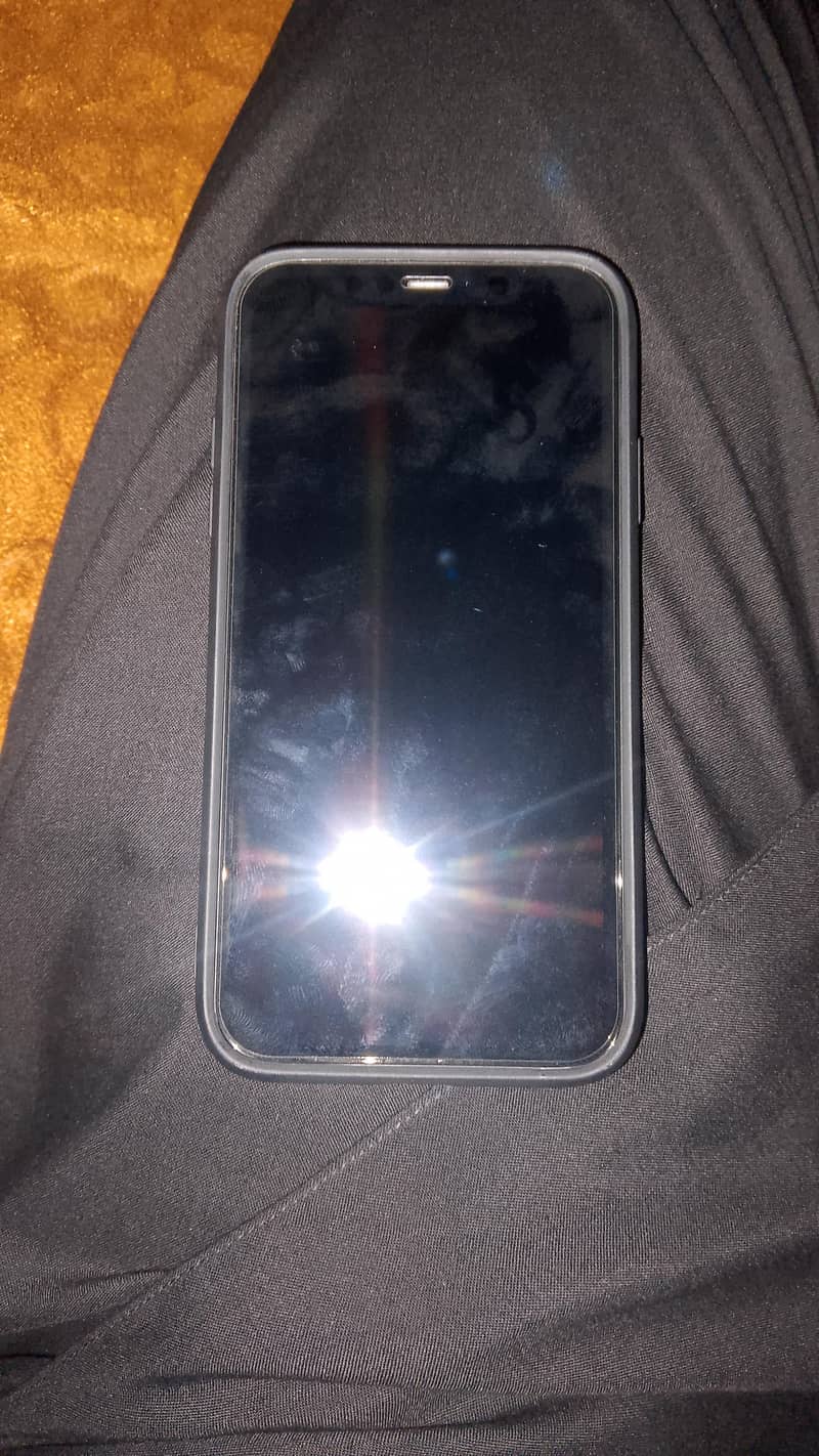 Apple iPhone 11 4