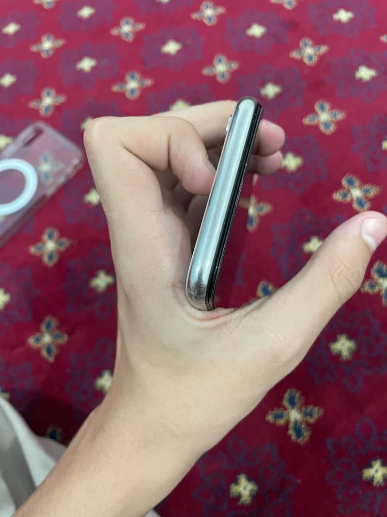Apple iPhone X 2
