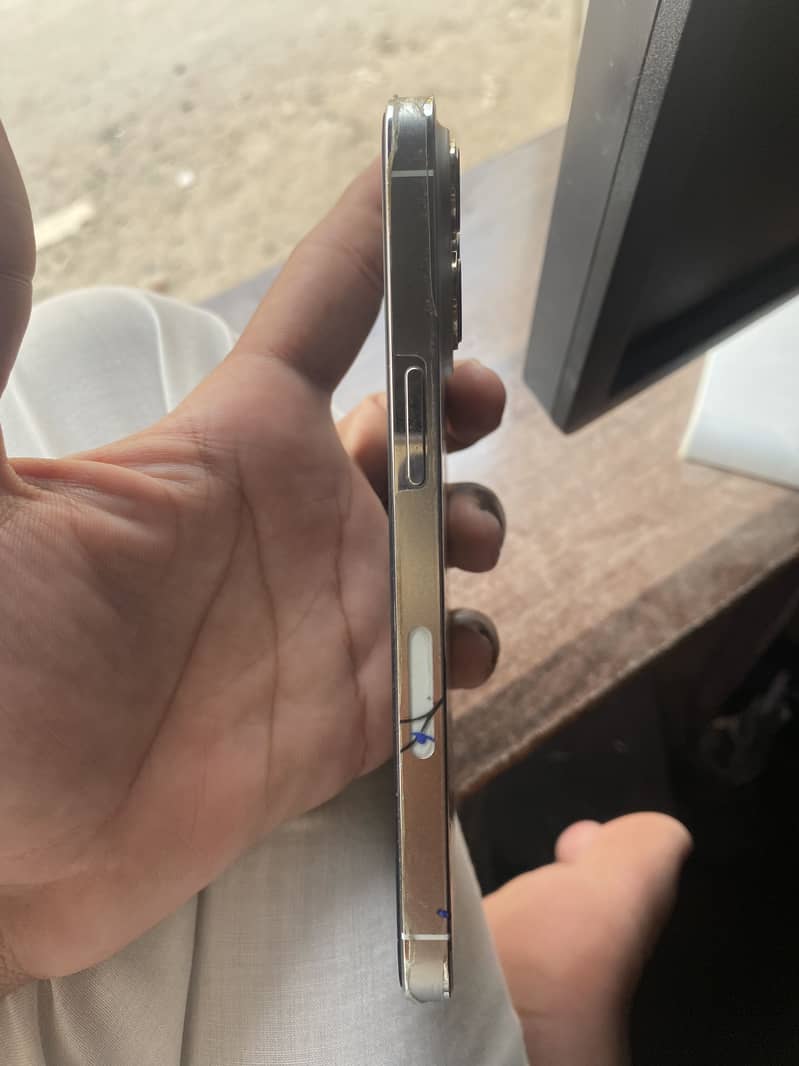Apple iPhone 13 Pro 2