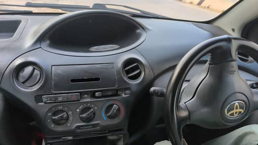 Toyota Vitz 2003