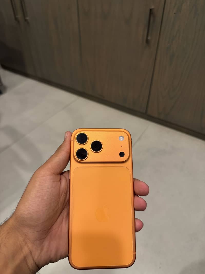 Apple iPhone 17 Pro Max 2