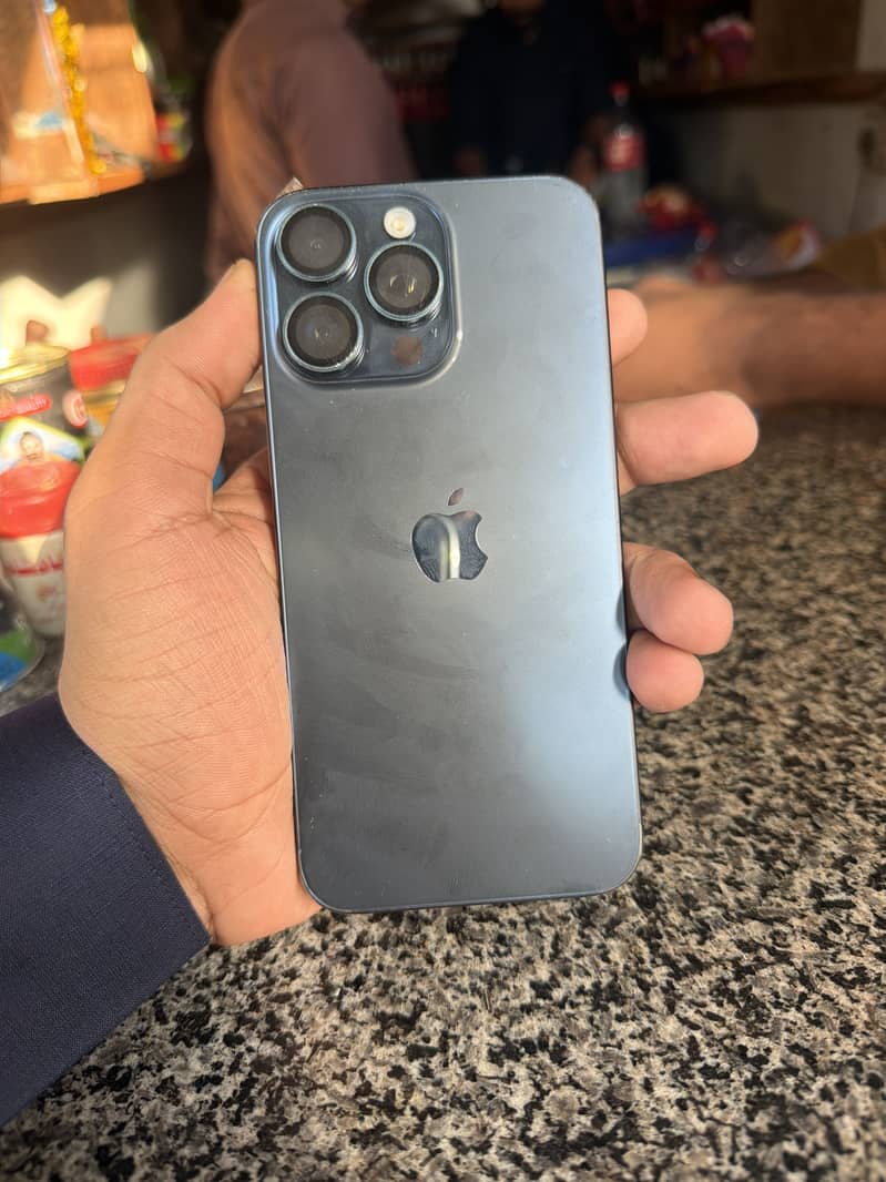 Apple iPhone 15 Pro Max 2