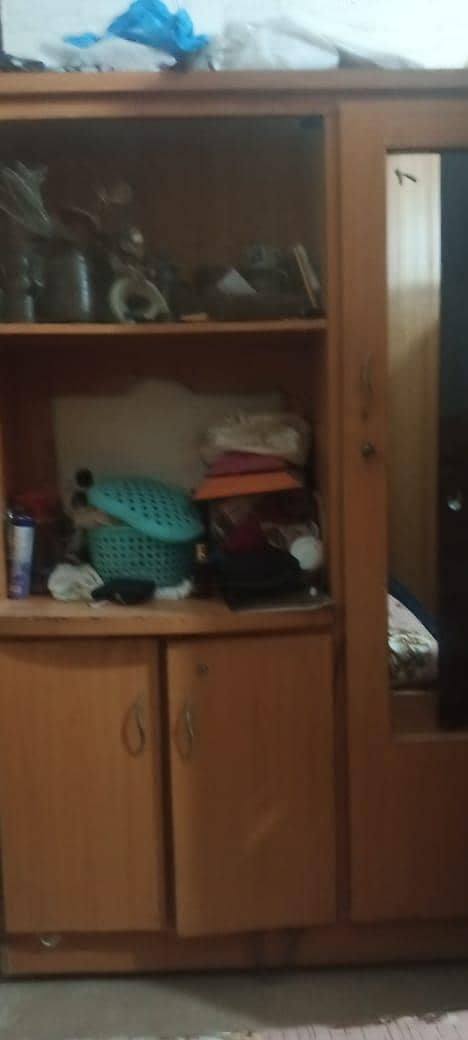 Bed and wardrobe 2