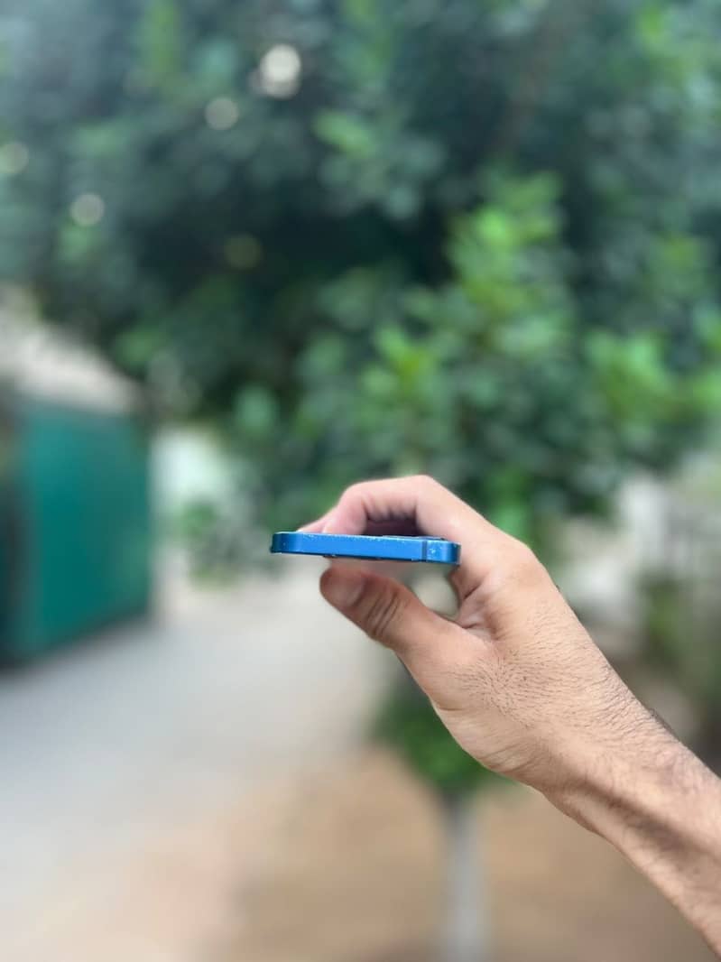 Apple iPhone 12 mini 4