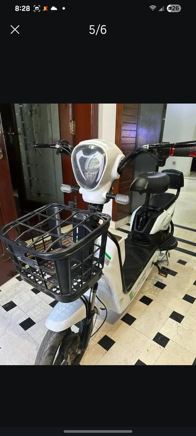 YJ ELECTRIC SCOOTY