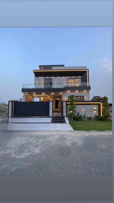 10 Marla Beautiful House Available For Sale