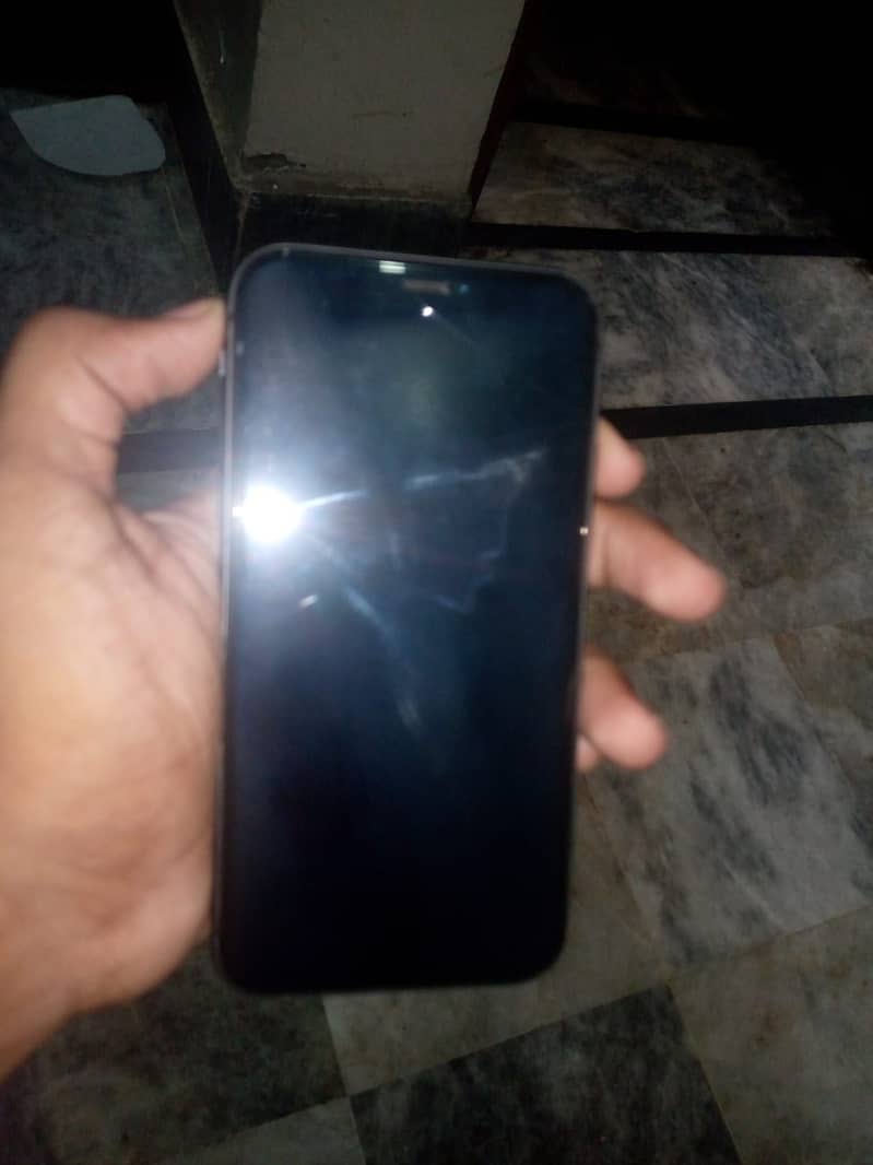 Apple iPhone 11 3