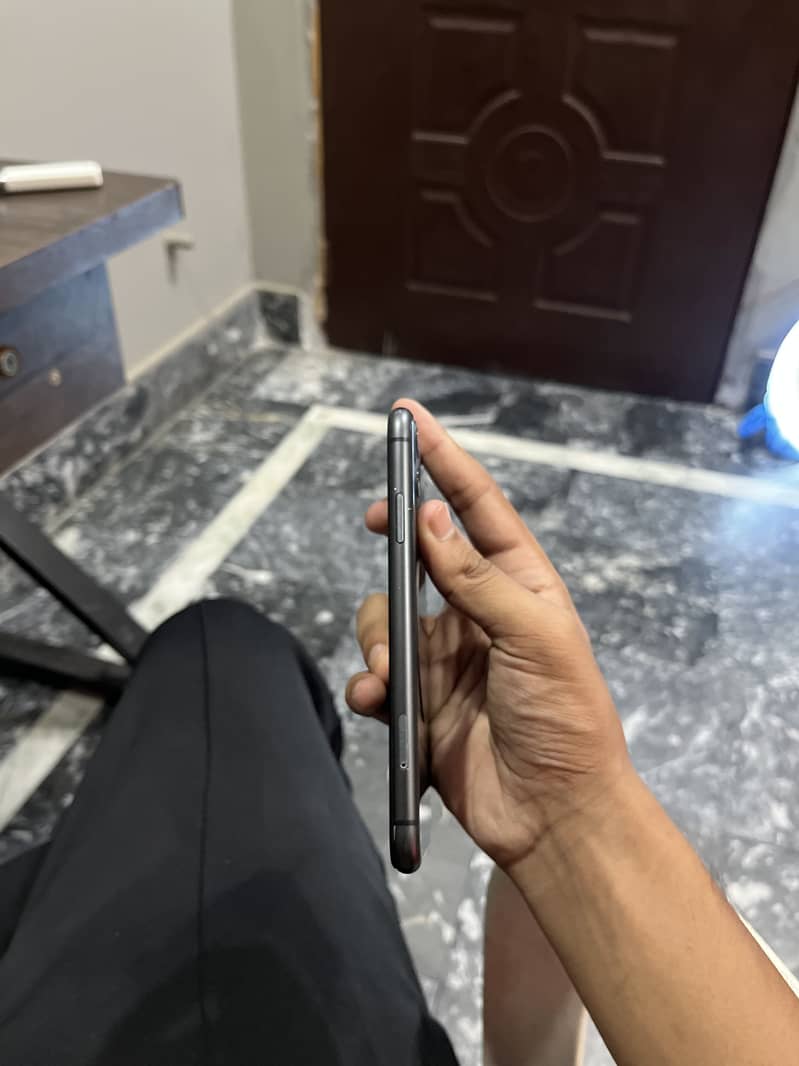 Apple iPhone 11 5