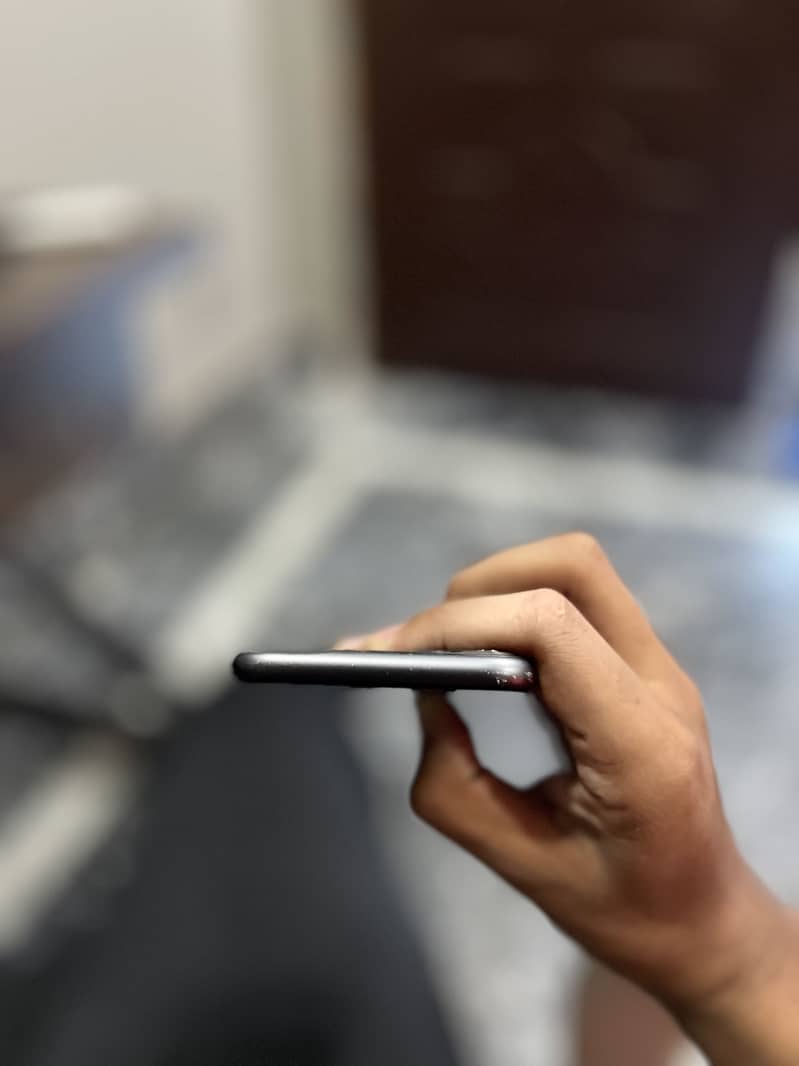 Apple iPhone 11 6