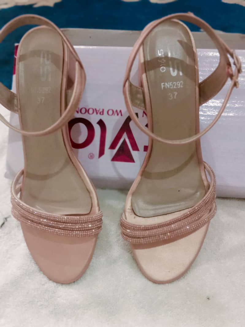 formal block heel 1