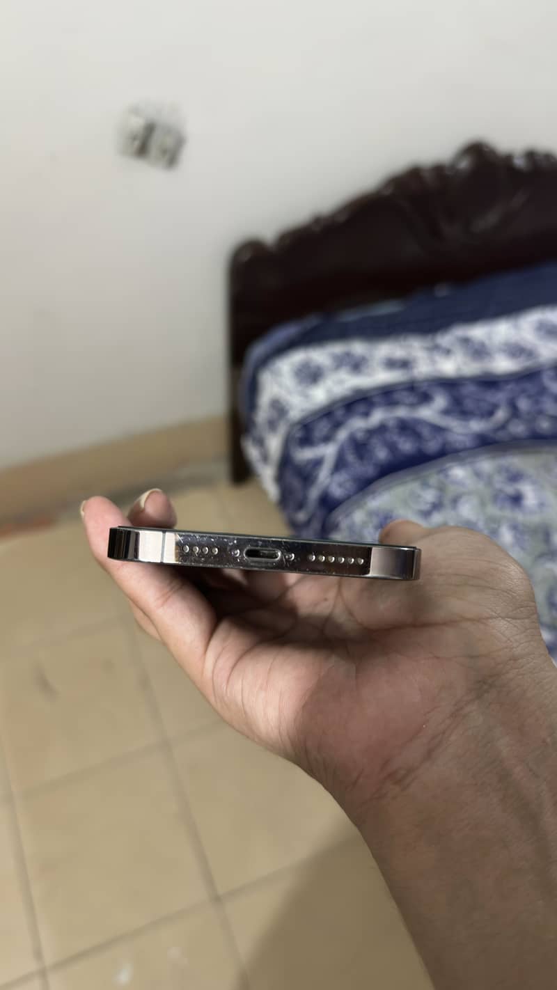 Apple iPhone 14 Pro Max 4