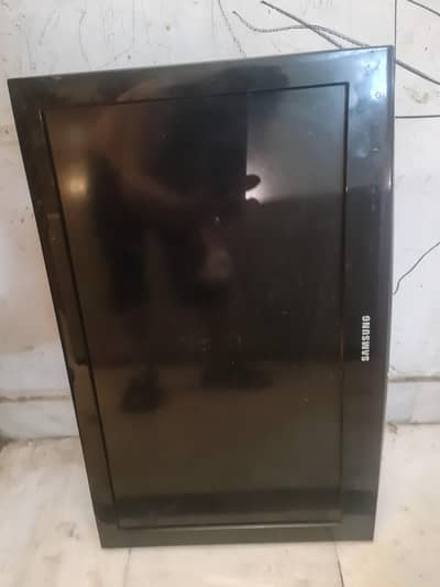 Broken Samung lcd screen cracked and one 1 lcd 14 inch working
