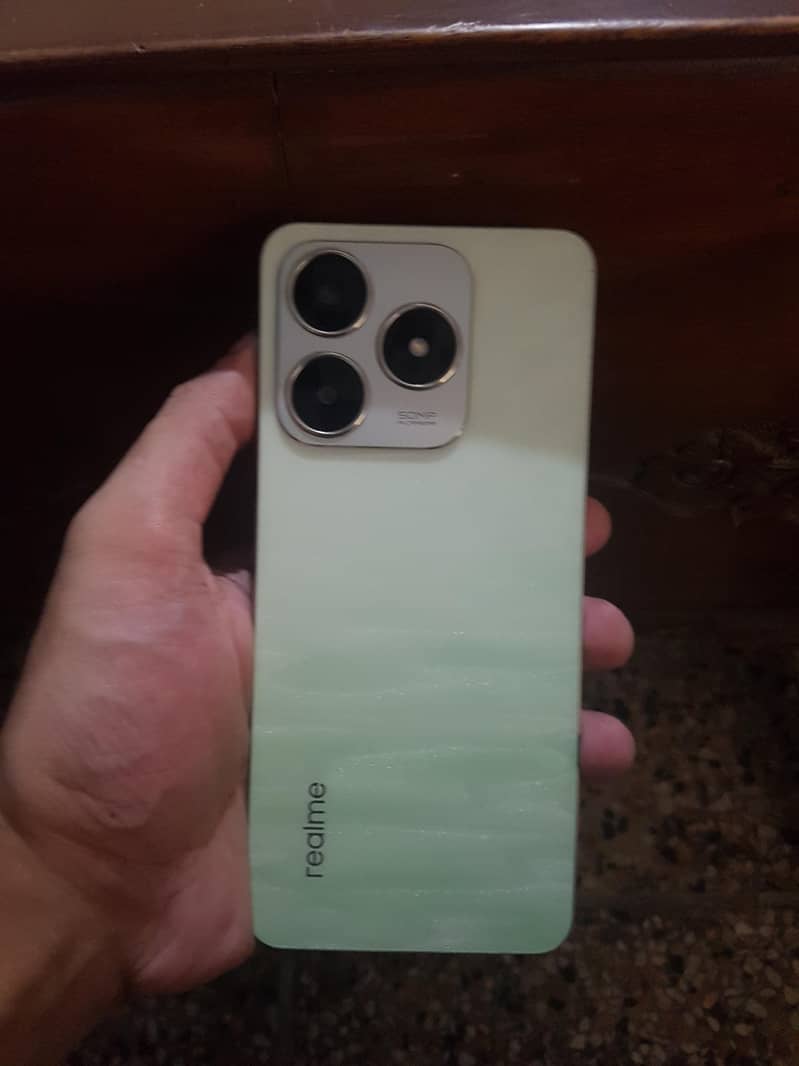 Realme C63 0
