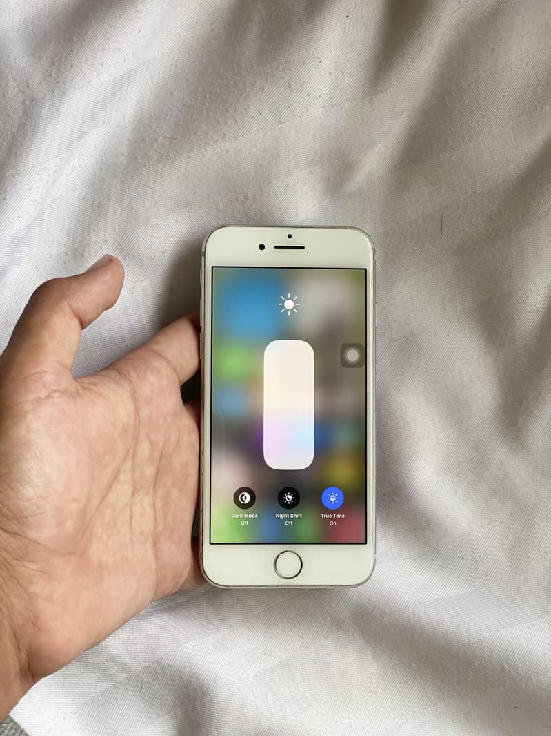 Apple iPhone 8 1