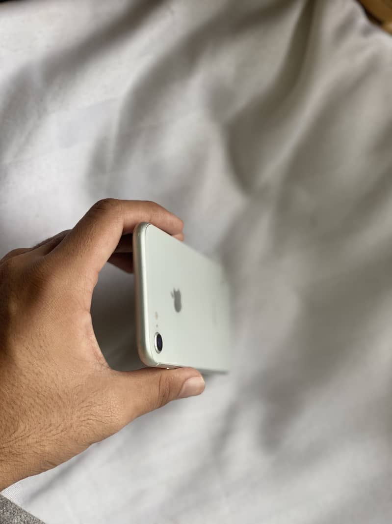 Apple iPhone 8 2