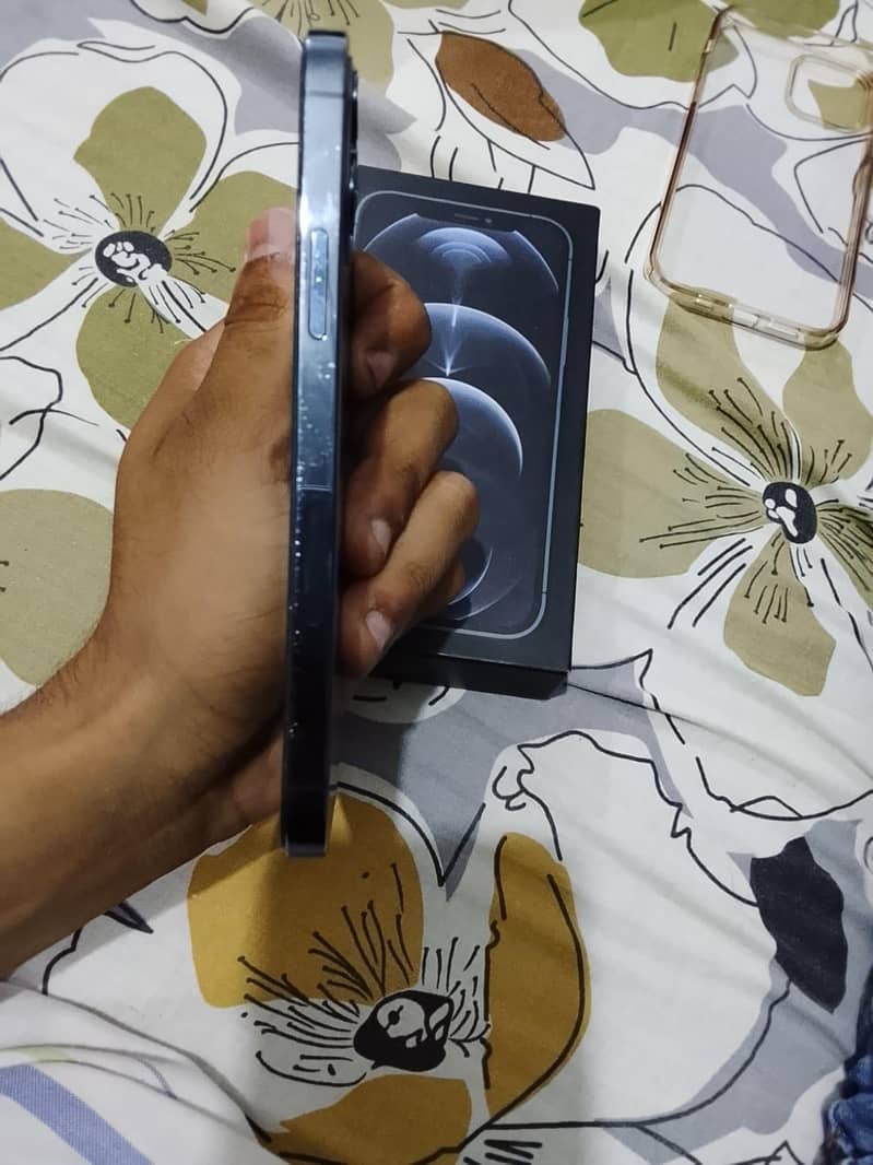 Apple iPhone 12 Pro 2