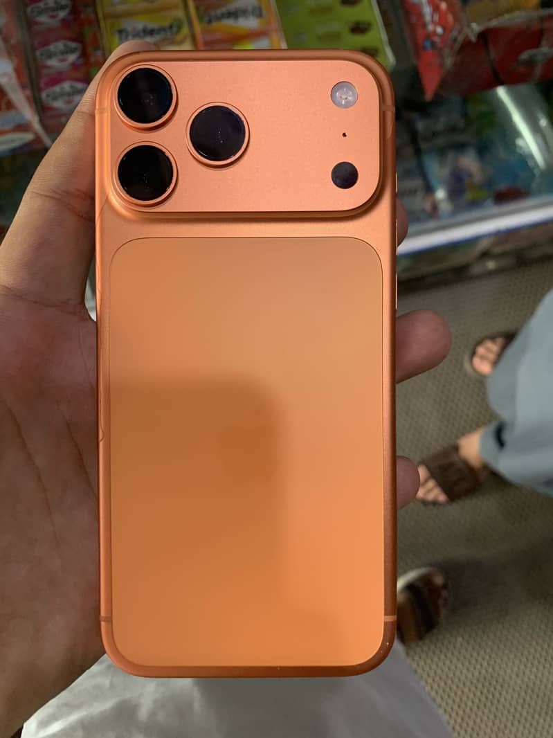 Apple iPhone 17 Pro Max 4