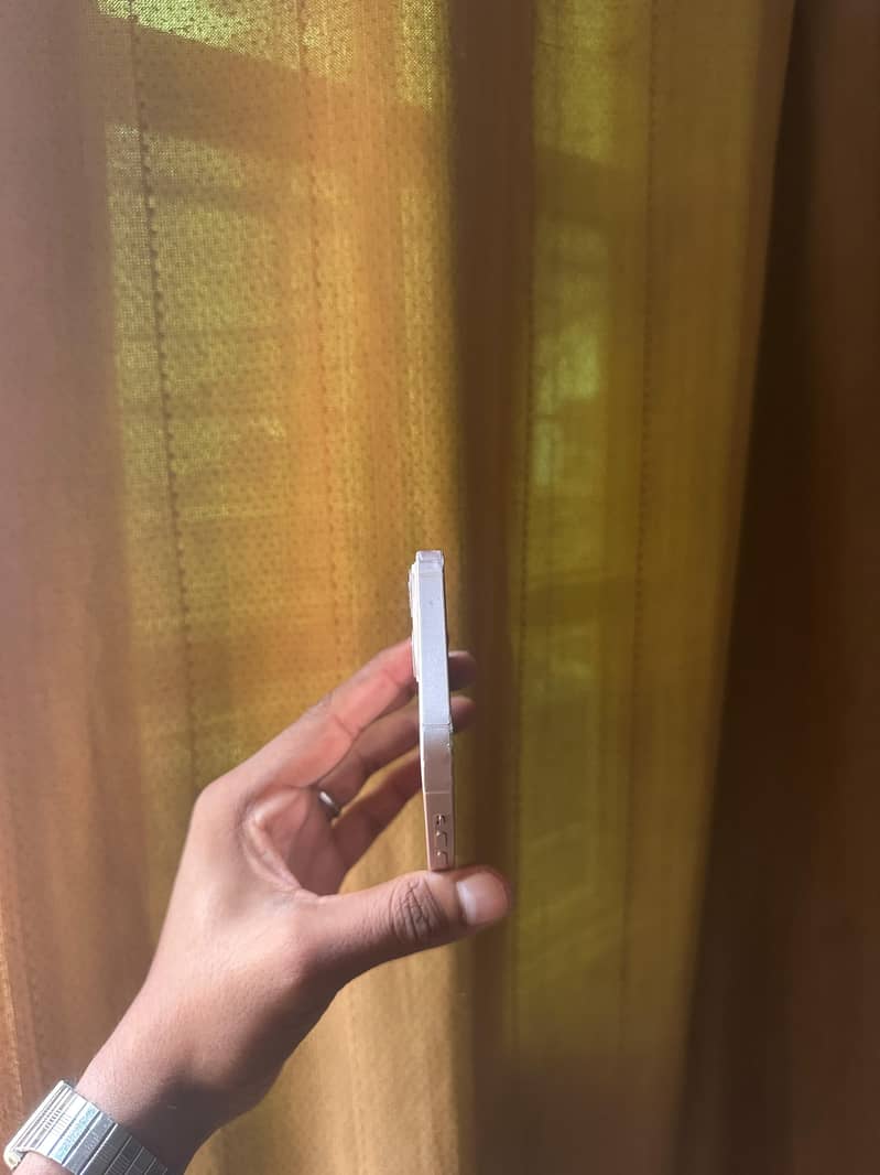 Apple iPhone 13 3