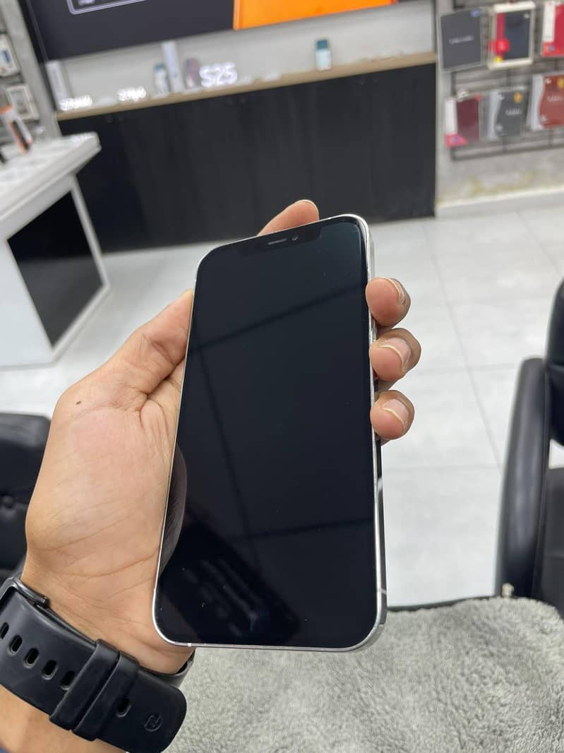 Apple iPhone 12 Pro 6