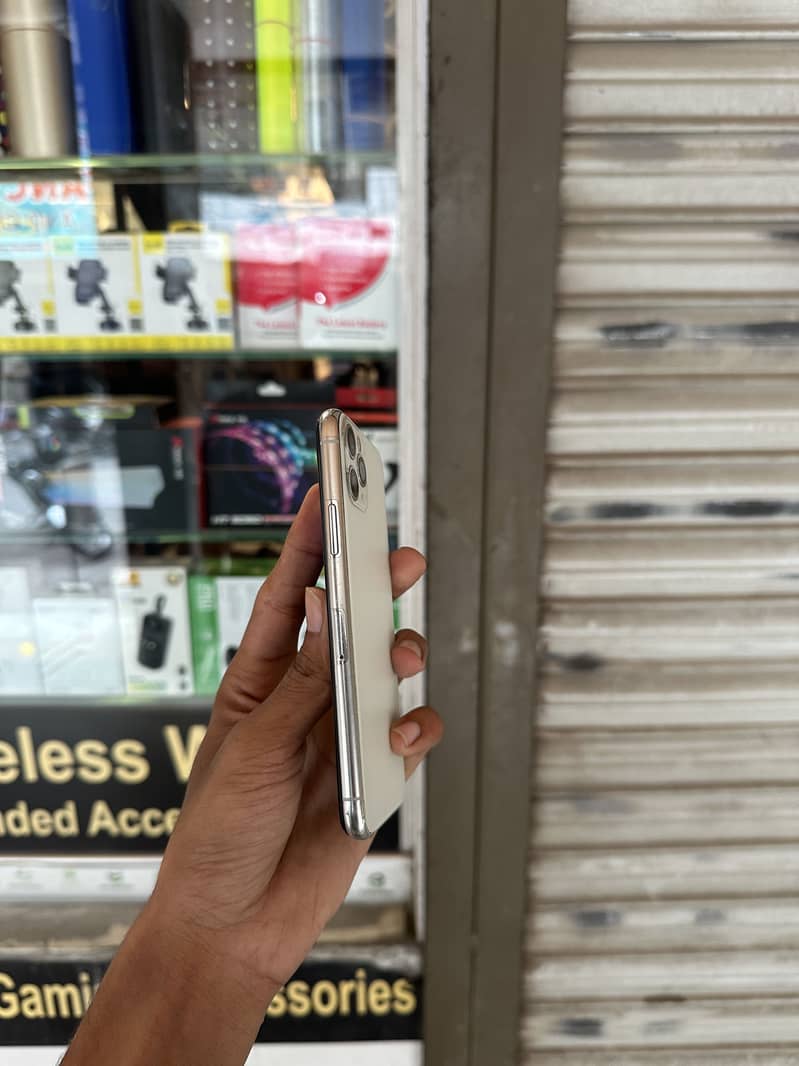 Apple iPhone 11 Pro 0