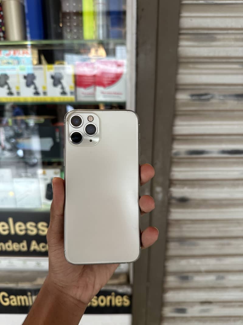 Apple iPhone 11 Pro 2