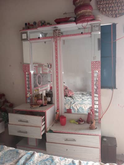 new condition h 1 month sy thora sa opr use hua h