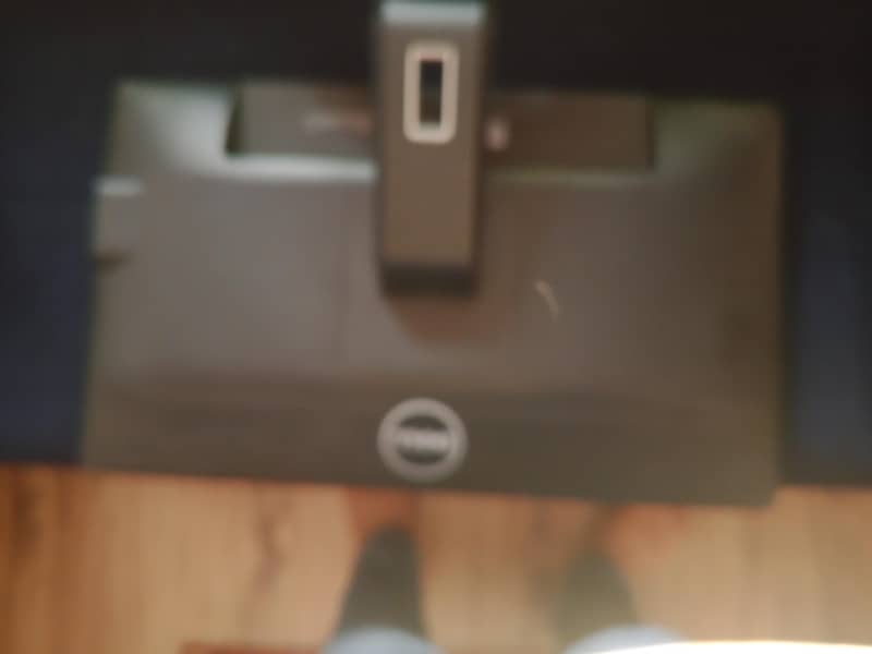 monitor 4