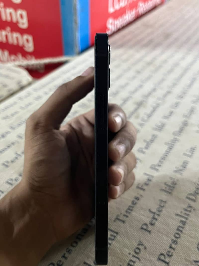 Apple iPhone 12 2