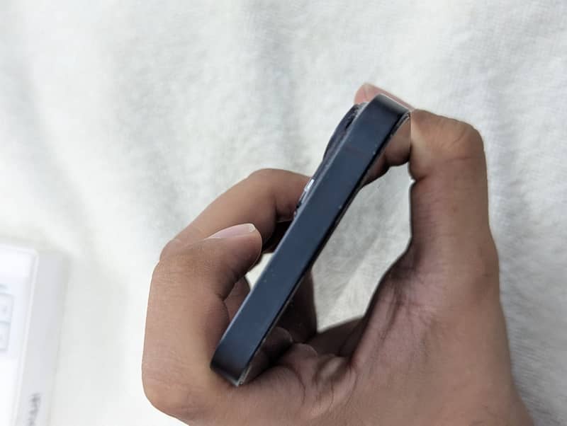 Apple iPhone 14 3
