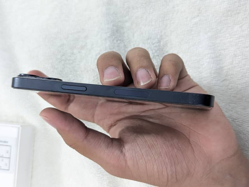 Apple iPhone 14 4