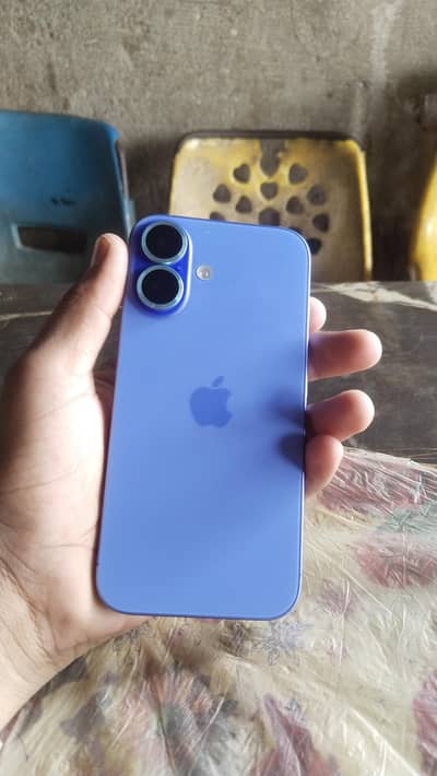 Apple iPhone 16