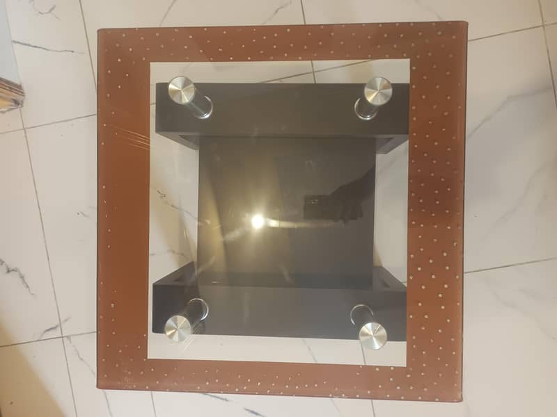 Corner Table 2x2 1