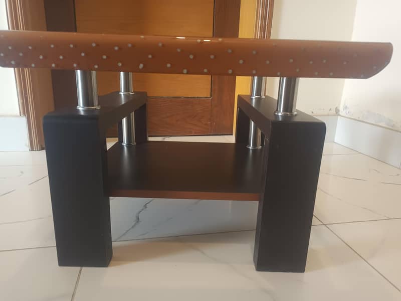 Corner Table 2x2 2