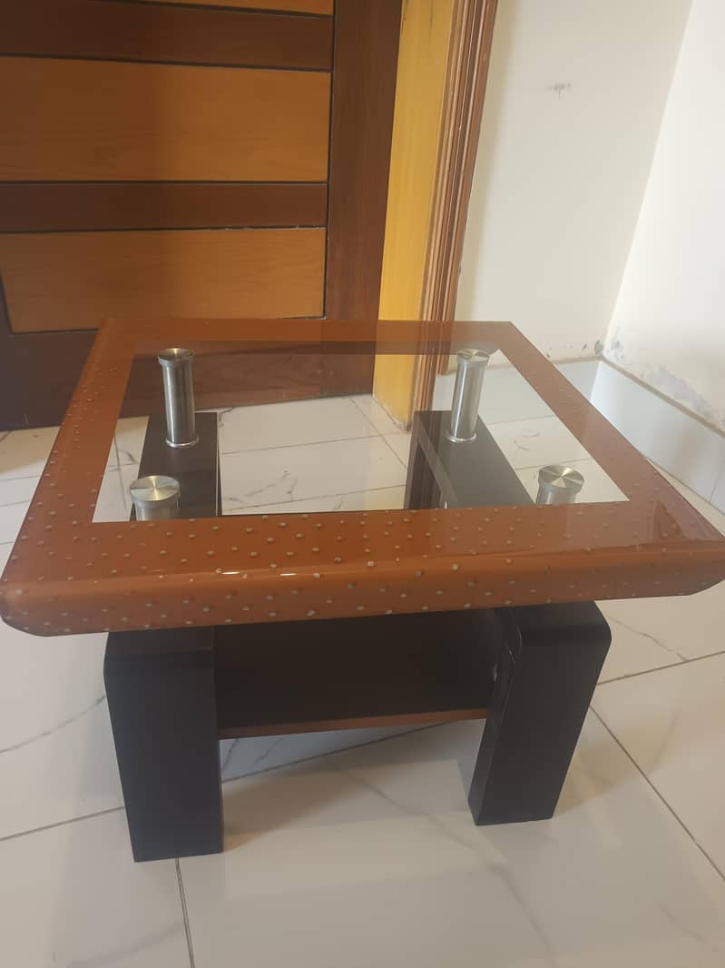 Corner Table 2x2 3