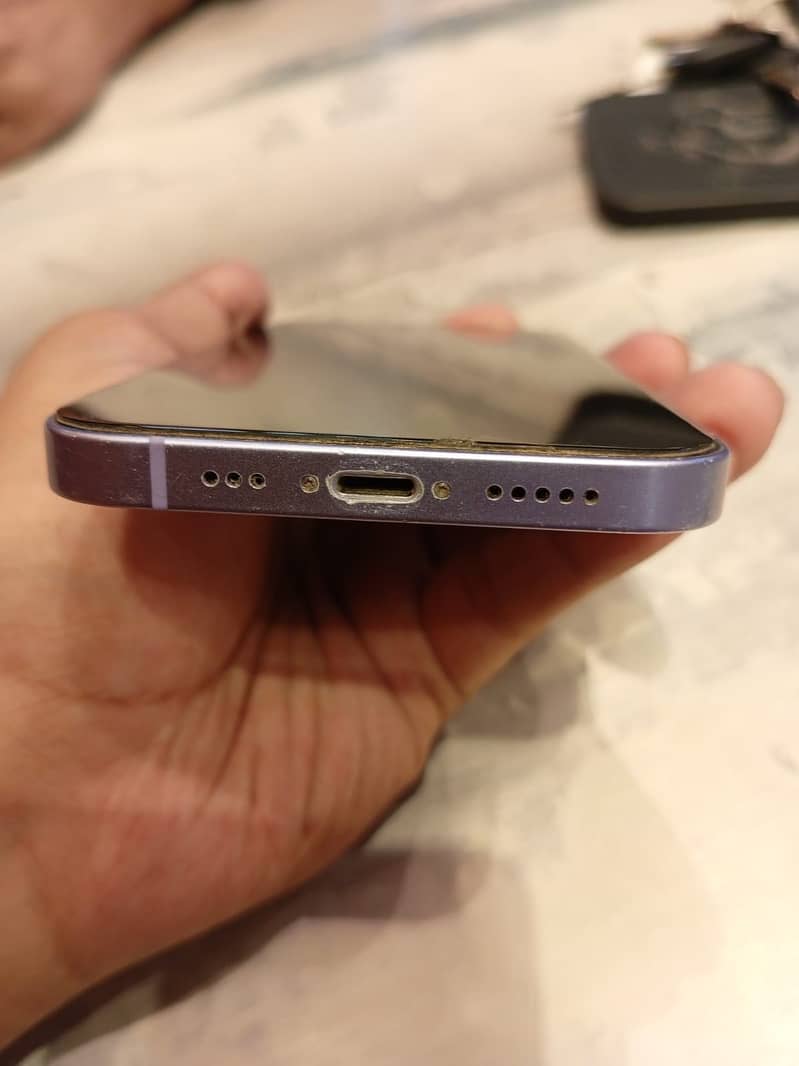 Apple iPhone 12 3