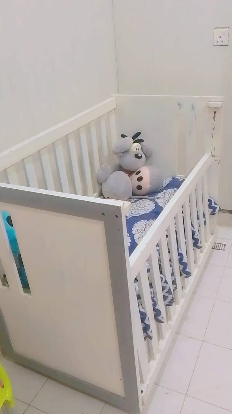 baby cot 1