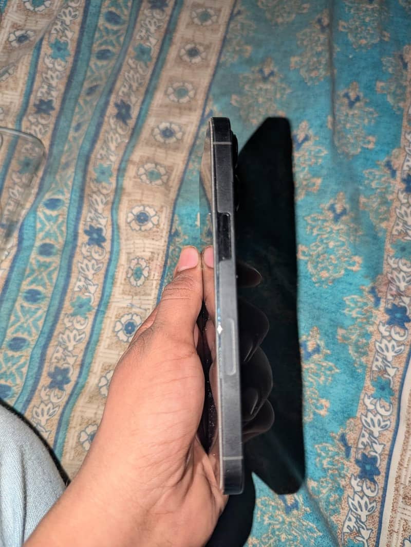 Apple iPhone 13 Pro 3