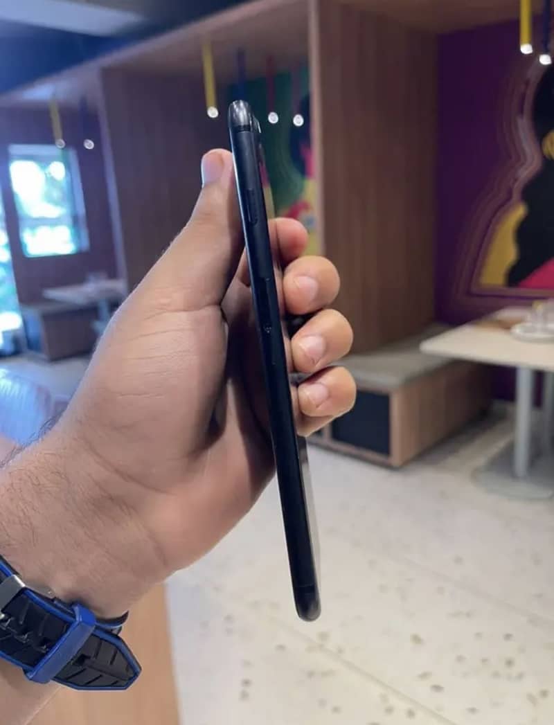 Apple iPhone 7 Plus 1