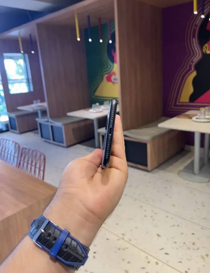 Apple iPhone 7 Plus 2