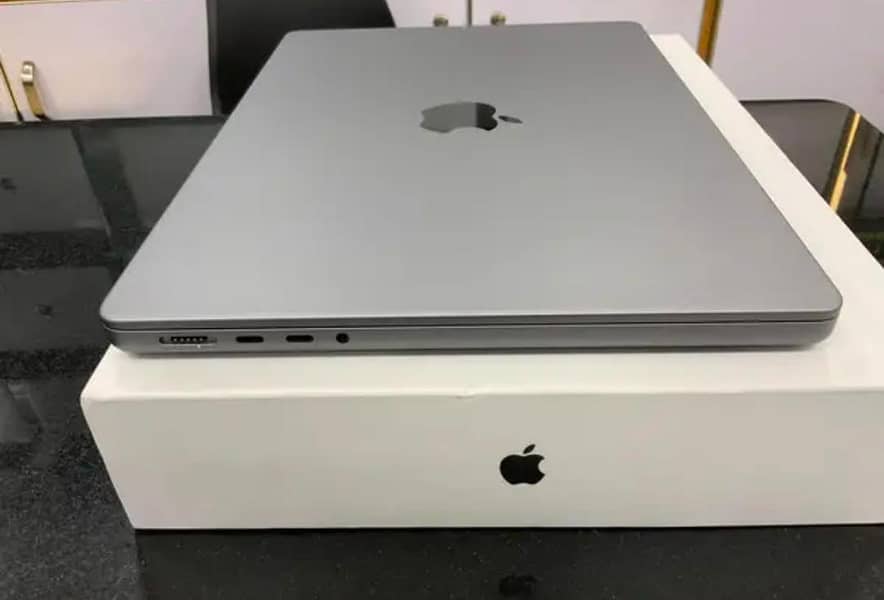 Apple MacBook Pro M2 0