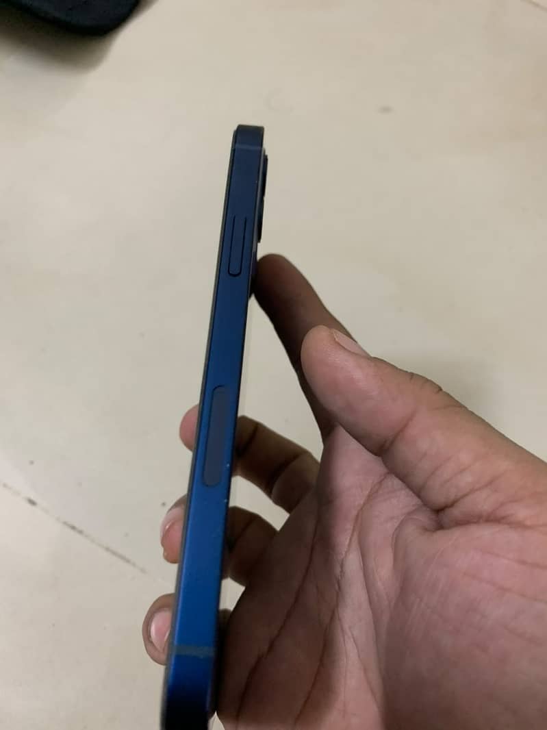 Apple iPhone 12 2