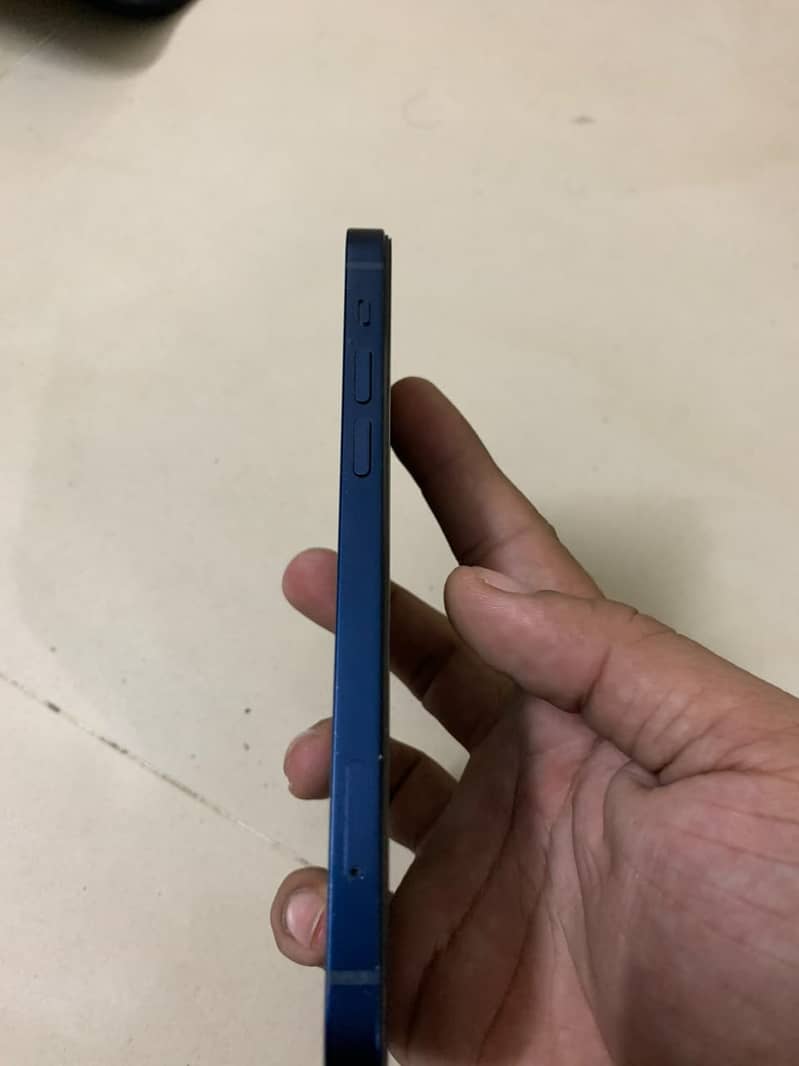 Apple iPhone 12 3