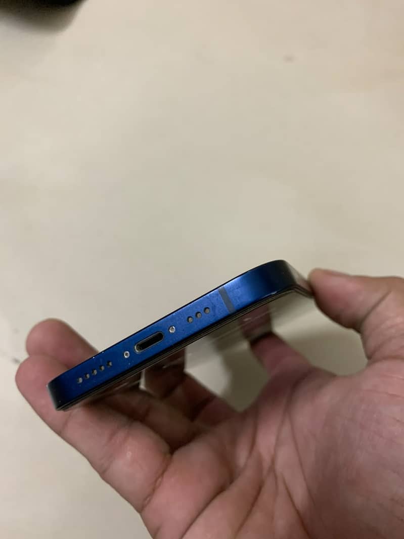 Apple iPhone 12 7
