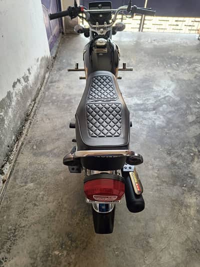 Honda 125 Gold Black Edition